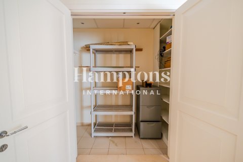 Duplex in Jumeirah Beach Residence, Dubai 5 bedrooms, 585.91971137 sq.m. № 72111 - photo 4