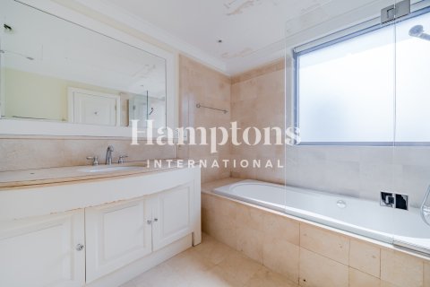 Duplex in Jumeirah Beach Residence, Dubai 5 bedrooms, 585.91971137 sq.m. № 72111 - photo 19