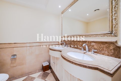 Duplex in Jumeirah Beach Residence, Dubai 5 bedrooms, 585.91971137 sq.m. № 72111 - photo 6