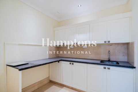 Duplex in Jumeirah Beach Residence, Dubai 5 bedrooms, 585.91971137 sq.m. № 72111 - photo 18