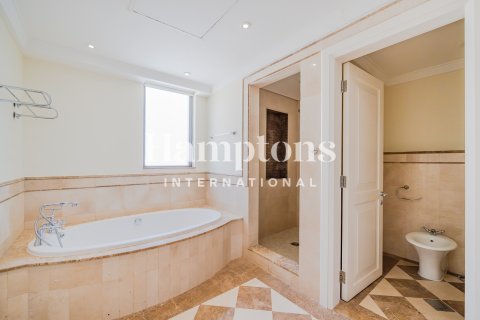 Duplex in Jumeirah Beach Residence, Dubai 5 bedrooms, 585.91971137 sq.m. № 72111 - photo 21