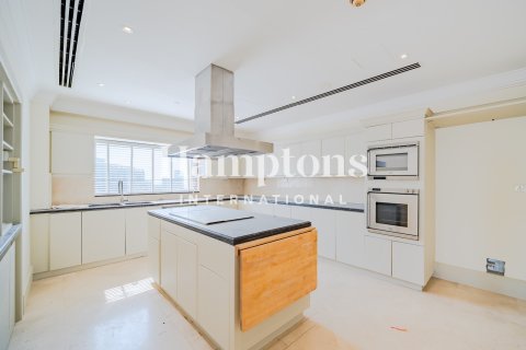 Duplex in Jumeirah Beach Residence, Dubai 5 bedrooms, 585.91971137 sq.m. № 72111 - photo 17