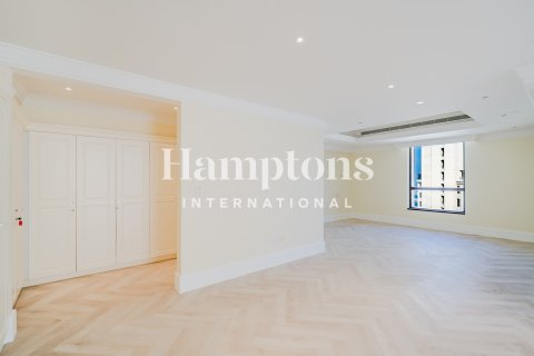 Duplex in Jumeirah Beach Residence, Dubai 5 bedrooms, 585.91971137 sq.m. № 72111 - photo 15