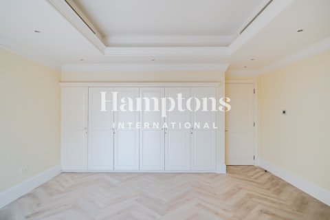 Duplex in Jumeirah Beach Residence, Dubai 5 bedrooms, 585.91971137 sq.m. № 72111 - photo 12