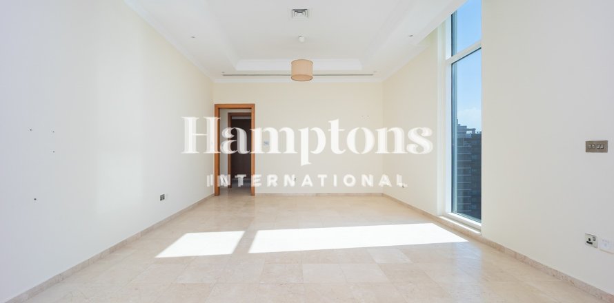 Apartment in Jumeirah Lake Towers, Dubai 5 bedrooms, 514.683 sq.m. № 72108