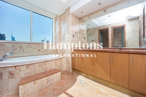 Apartment in Jumeirah Lake Towers, Dubai 5 bedrooms, 514.68262000 sq.m. № 72108 - photo 19