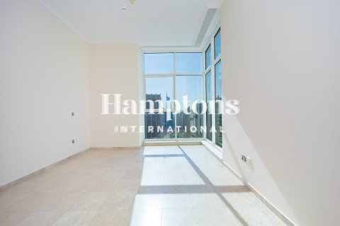 Apartment in Jumeirah Lake Towers, Dubai 5 bedrooms, 514.68262000 sq.m. № 72108 - photo 2