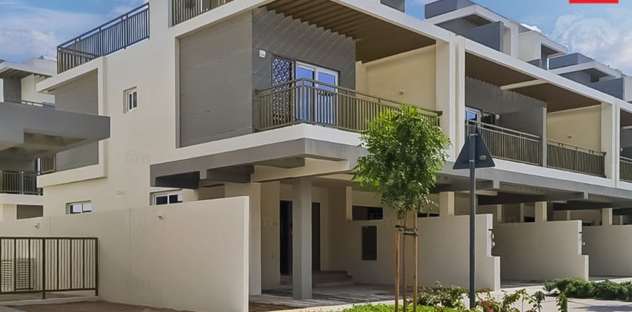 Townhouse in Dubai 4 bedrooms, 112.2 sq.m. № 112152