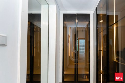 Apartment in Business Bay, Dubai 1 bedroom, 195.7 sq.m. № 112148 - photo 17