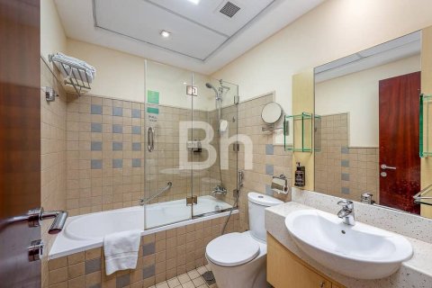 Снять в аренду апартаменты в отеле в Sheikh Zayed Road, Дубай: 2 спальни, 98м², № 21142 - фото 10