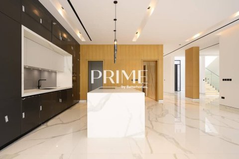 Villa in Al Mizhar, Dubai 6 bedrooms, 1858 sq.m. № 21144 - photo 14