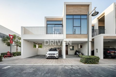 Villa in Bliss, Arabian Ranches 3, Dubai 4 bedrooms, 177.54 sq.m. № 142681 - photo 2