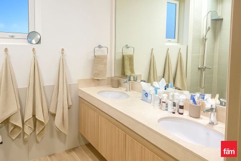 فيلا في دبي 4 غرف نوم, 229.9 م² رقم 77007 - صورة 8