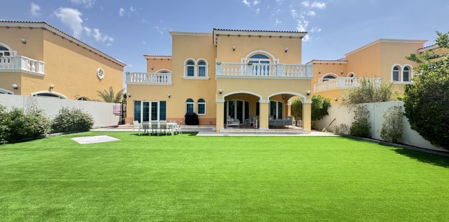 Villa à Jumeirah Islands, Dubai, 5 chambres, 800 m², № 100355
