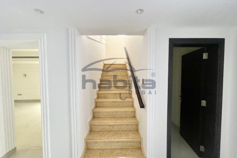 Villa à Jumeirah, Dubai, 5 chambres, 371.1 m², № 7686 - photo 27