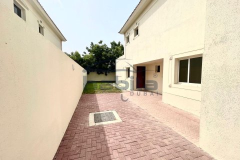 Villa à Jumeirah, Dubai, 5 chambres, 371.1 m², № 7686 - photo 12