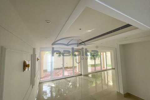 Villa à Jumeirah, Dubai, 5 chambres, 371.1 m², № 7686 - photo 14