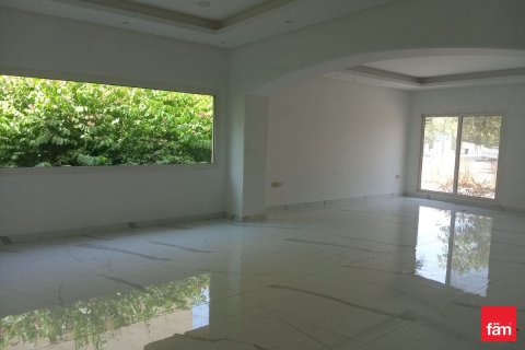 Villa in Dubai 4 bedrooms, 552 sq.m. № 53198 - photo 7