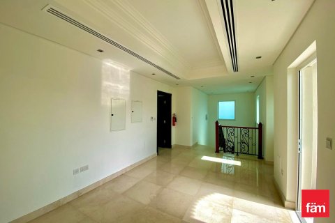 Villa in Al Furjan, Dubai 4 bedrooms, 600 sq.m. № 9781 - photo 23