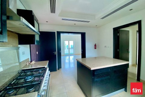 Villa in Al Furjan, Dubai 4 bedrooms, 600 sq.m. № 9781 - photo 28
