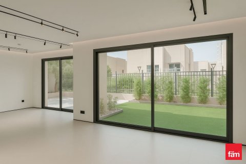 Villa in Al Barsha, Dubai 4 bedrooms, 367.2 sq.m. № 94910 - photo 4