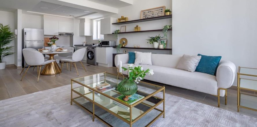 Apartment in BLOOM TOWERS in Jumeirah Village Circle, Dubai 2 bedrooms, 106 sq.m. № 29884