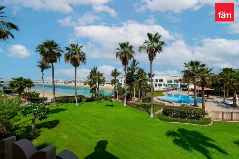 Villa en Palm Jumeirah, Dubai, 4 dormitorios, 470 m², № 23064 - foto 1