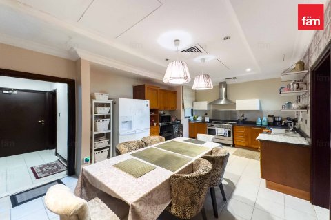 Villa en Palm Jumeirah, Dubai, 4 dormitorios, 470 m², № 23064 - foto 19