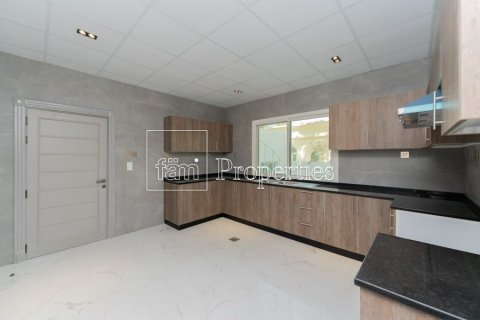 Снять в аренду виллу в Умм-Сукейме, Дубай: 5 спален, 958.5м², № 69738 - фото 9