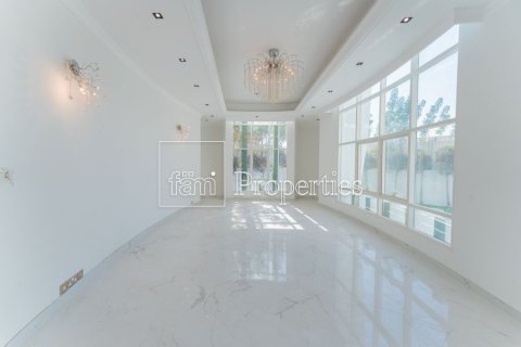 Снять в аренду виллу в Умм-Сукейме, Дубай: 5 спален, 958.5м², № 69738 - фото 6