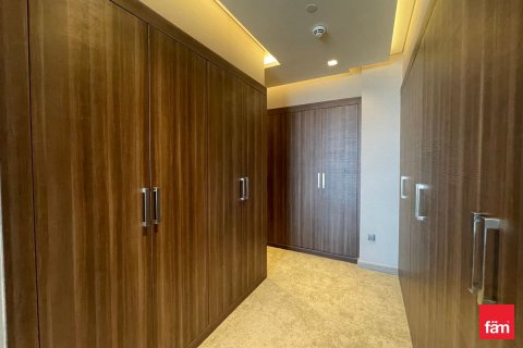 Apartment in Dubai Media City, Dubai 4 bedrooms, 480 sq.m. № 69739 - photo 25