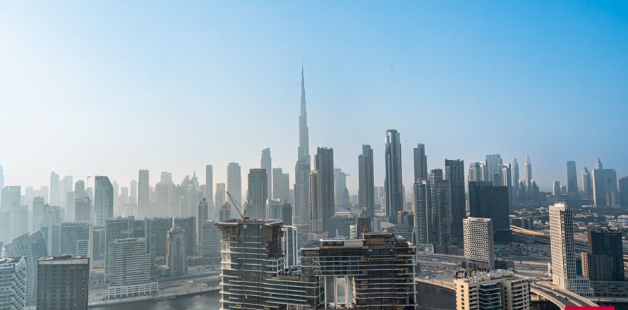 Apartamento en Business Bay, Dubai, 2 dormitorios, 130.7 m², № 69736