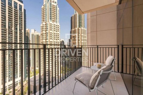 Apartment in BLVD Crescent, Downtown Dubai (Downtown Burj Dubai), Dubai 2 bedrooms, 155.24 sq.m. № 135611 - photo 2