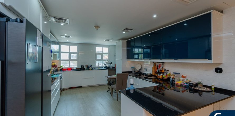 Apartamento en Green Community, Dubai, 3 dormitorios, 412 m², № 75834