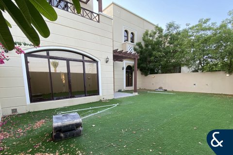 Villa in Mudon, Dubai 4 bedrooms, 353 sq.m. № 75845 - photo 2