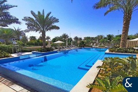 Villa in Mudon, Dubai 4 bedrooms, 353 sq.m. № 75845 - photo 10