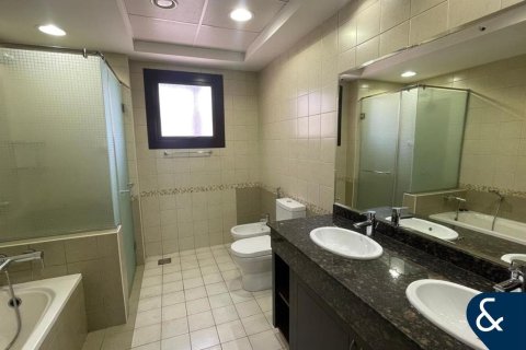 Villa in Mudon, Dubai 4 bedrooms, 353 sq.m. № 75845 - photo 5