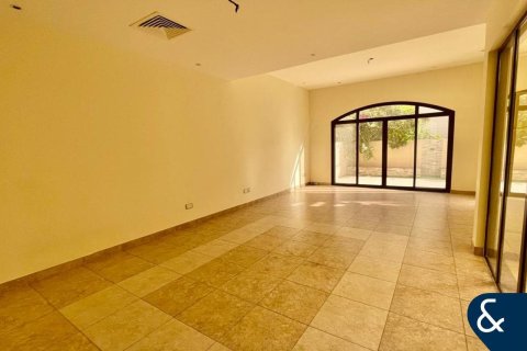 Villa in Mudon, Dubai 4 bedrooms, 353 sq.m. № 75845 - photo 9