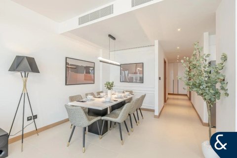 Apartment in Vida Residences Dubai Marina, Dubai Marina, Dubai 4 bedrooms, 214 sq.m. № 75843 - photo 8