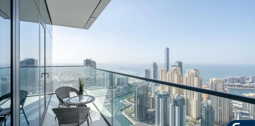 Apartment in Vida Residences Dubai Marina, Dubai Marina, Dubai 4 bedrooms, 214 sq.m. № 75843