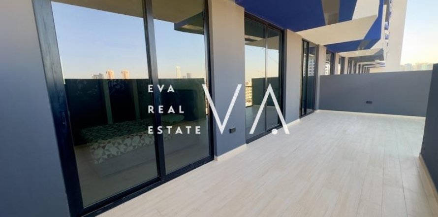 Квартира в Дубае, 2 спальни, 106м², № 52748