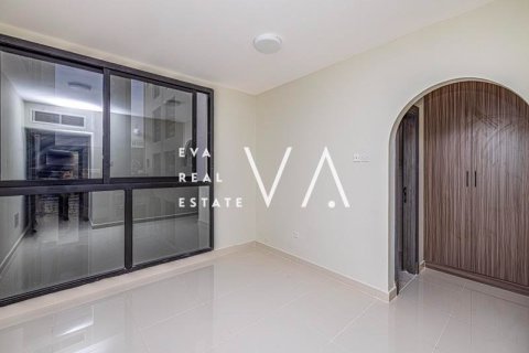 Townhouse in Mirdif, Dubai 4 bedrooms, 278.7 sq.m. № 52737 - photo 17