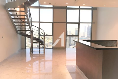 Duplex in Central Park Tower, DIFC, Dubai 2 bedrooms, 150.6 sq.m. № 59867 - photo 1
