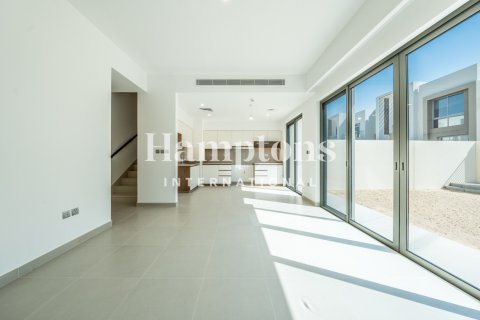Adosado en Arabian Ranches 2, Dubai, 4 dormitorios, 273.68945091 m², № 101273 - foto 3