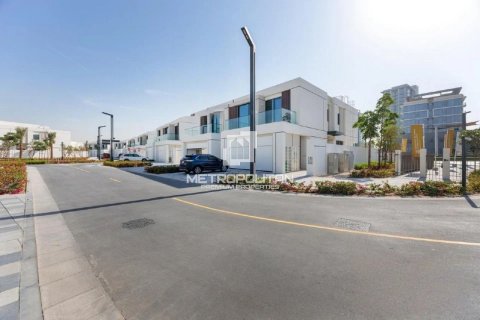 Villa en District One, Mohammed Bin Rashid City, Dubai, 4 dormitorios, 305 m², № 15473 - foto 1