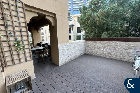 Купить квартиру в Zanzebeel, Old Town, Дубай: 2 спальни, 142м², № 75310 - фото 1