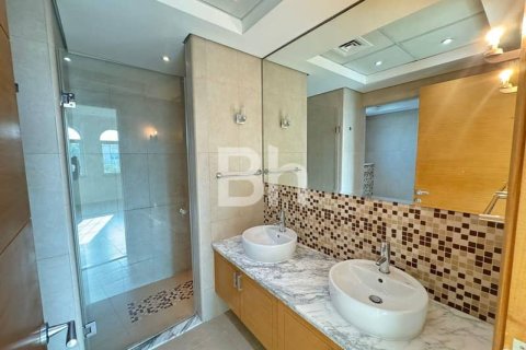 Villa in Jumeirah Park, Dubai 4 bedrooms, 465 sq.m. № 24898 - photo 3