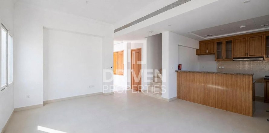 Villa in Bella Casa, Serena, Dubai 2 bedrooms, 172.52 sq.m. № 141095