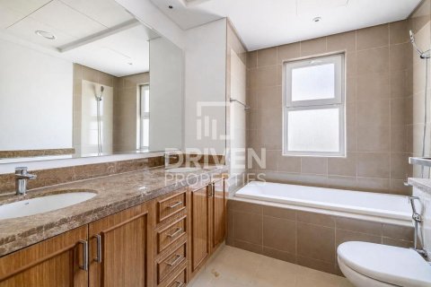 Villa in Bella Casa, Serena, Dubai 2 bedrooms, 172.52 sq.m. № 141095 - photo 13