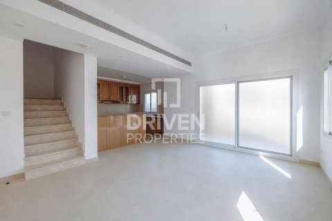 Villa in Bella Casa, Serena, Dubai 2 bedrooms, 172.52 sq.m. № 141095 - photo 2